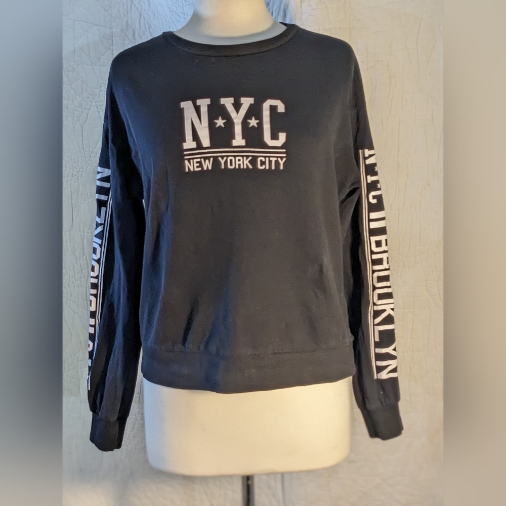 Divided Long Sleeve Sweat Shirt. S
